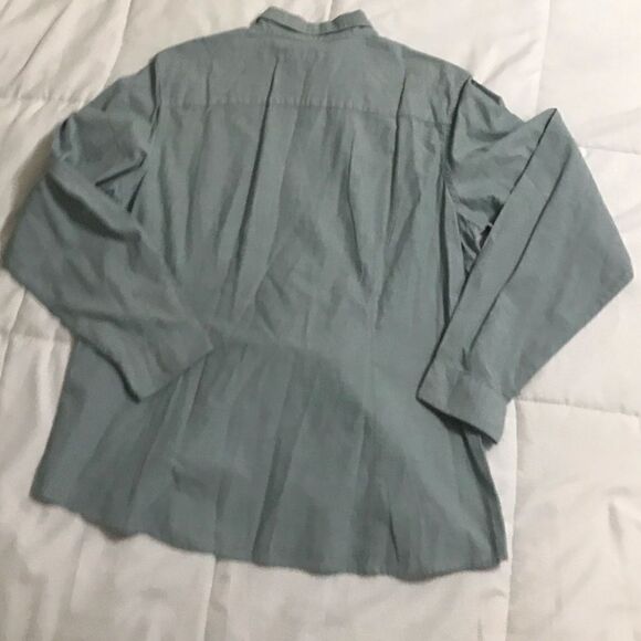 Cabela’s Chambrey Large Reg Button Down Shirt - Picture 7 of 8